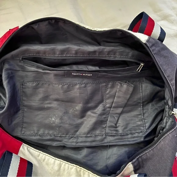 Tommy Hilfiger Duffle Bag - Picture 7 of 7